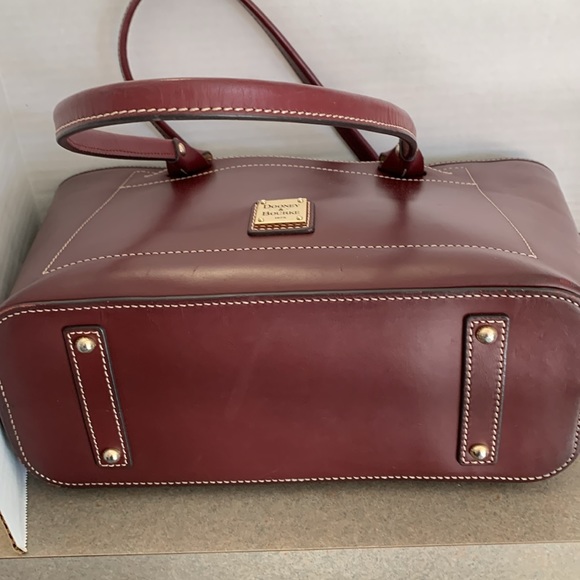 Dooney & Bourke Tote - Picture 5 of 16